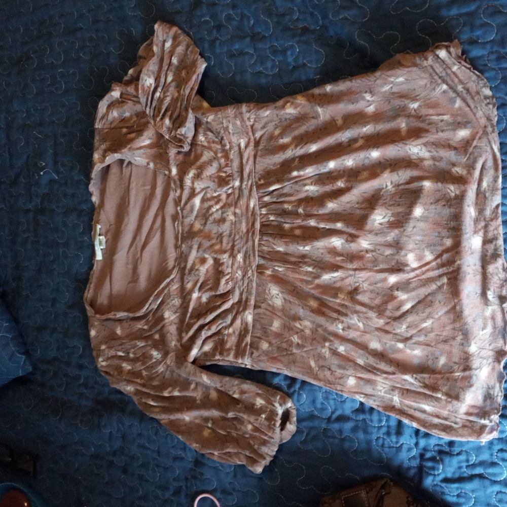 Cute dress up top intuition size medium brown reddish and gray color low-cut int